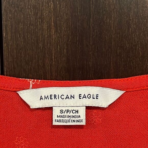 American Eagle Red Long Sleeve V-Neck Top Size Small - Picture 3 of 5